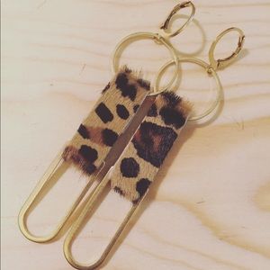 Leopard prints dangle earrings new and original